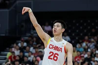 jiuyou游戏-神射手！朱俊龙出场29分钟，三分6中5得到19+4+2